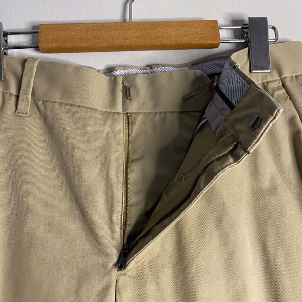 Gap Khaki Men's Tailored Relaxed Fit Pants - Picture 4 of 11